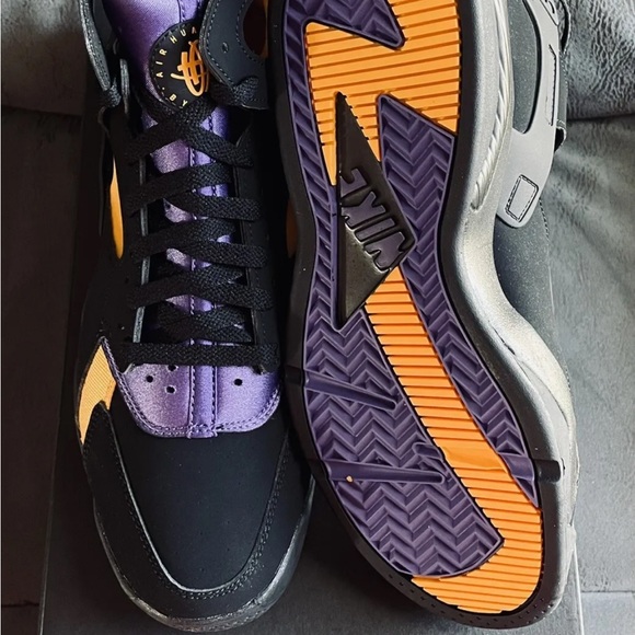 2023 Nike Air Flight Huarache Lakers Away Kobe Bryant PE Size -10 - Picture 5 of 6